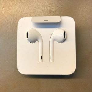 New Apple EarPods